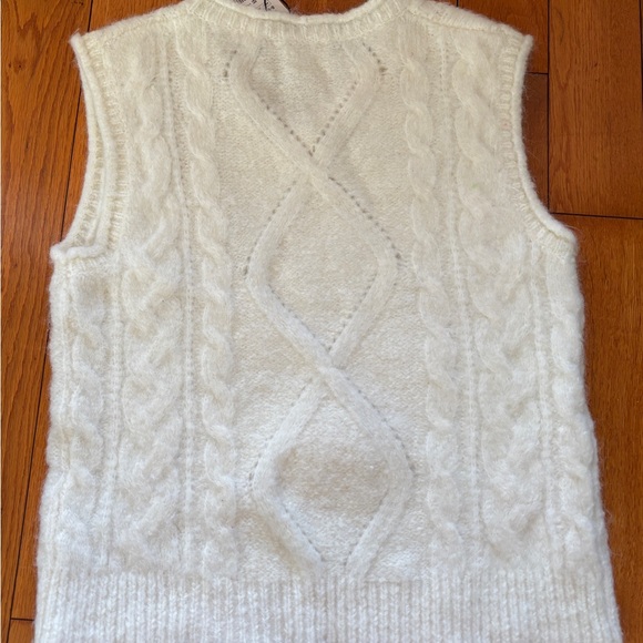 Zara Women's Cream Cable Knit Sweater Vest and knit dress - Picture 7 of 8